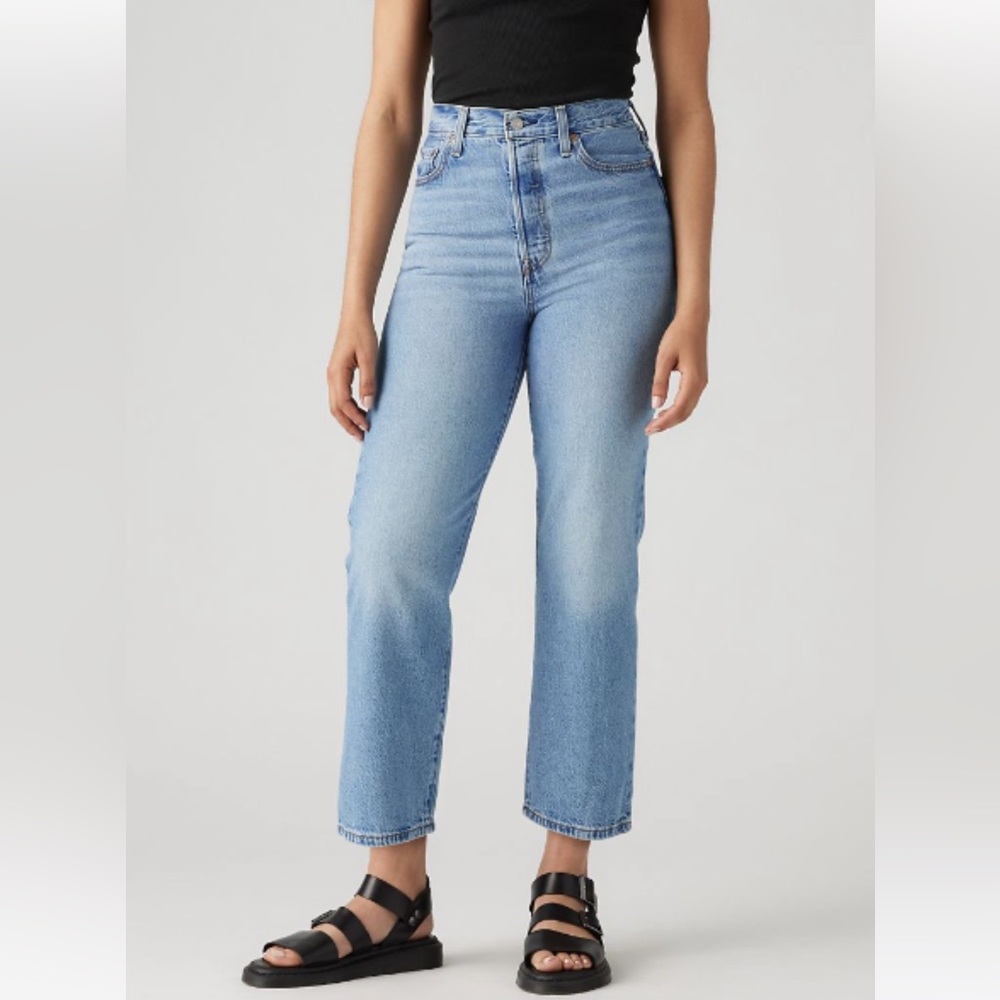 Levi’s Ribcage Straight Ankle Jeans - Size 24W 29L